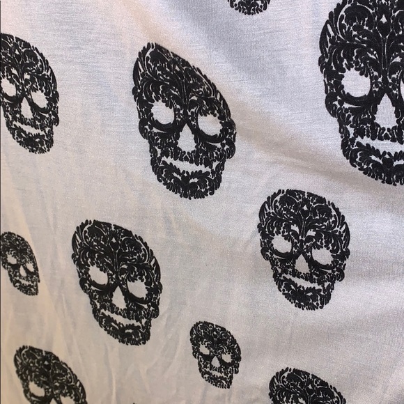 H&M skull tank top - Picture 2 of 3